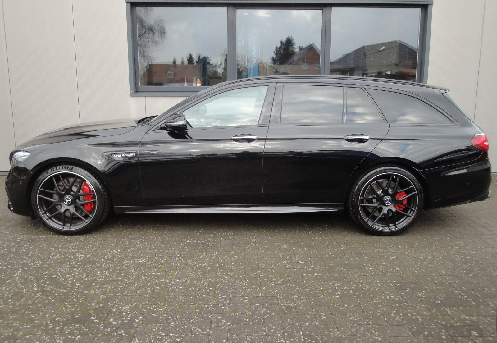 Mercedes-Benz E 63 S AMG 4MATIC+ T Carbon Burmester Pano Night foto 4
