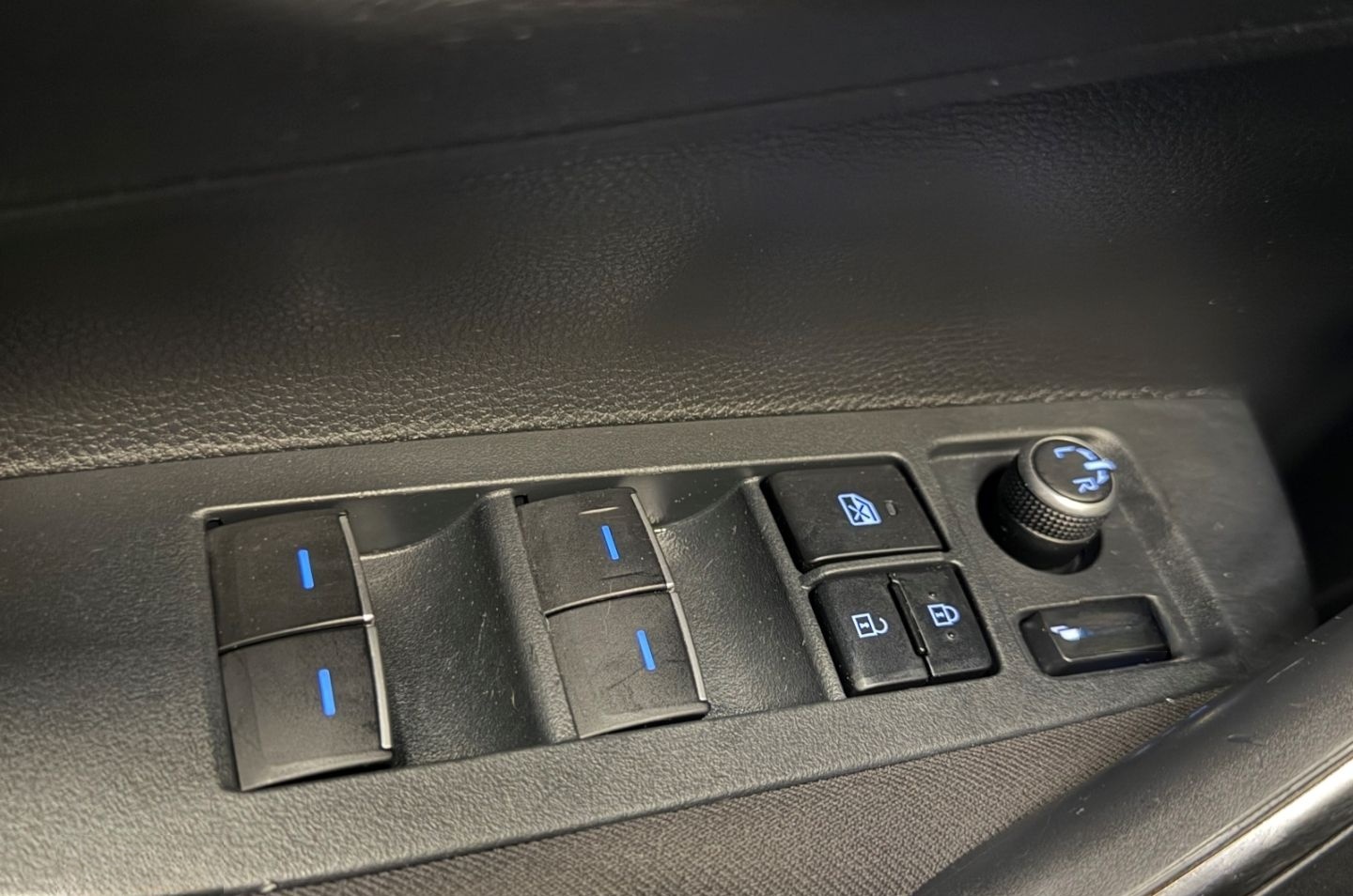 Toyota Corolla Hybrid Team D Navi/LED/ACC/CarPlay/DAB/A foto 22