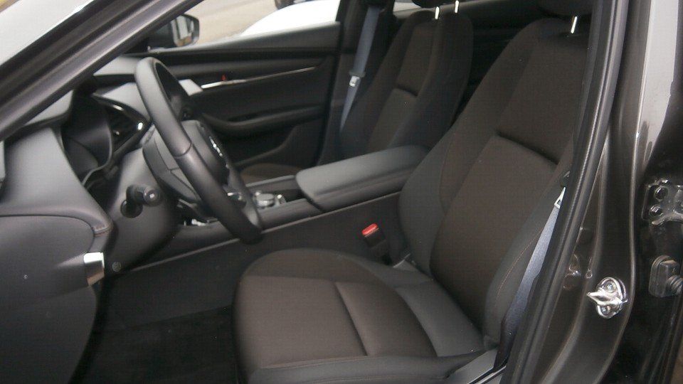 Mazda 3 2.5L e-SKYACTIV G 140ps Exclusive-line foto 11