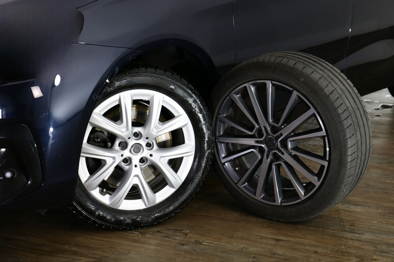 BMW 220i Gran Tourer Luxury Line*LED*Pano*AHK*Kamera foto 2