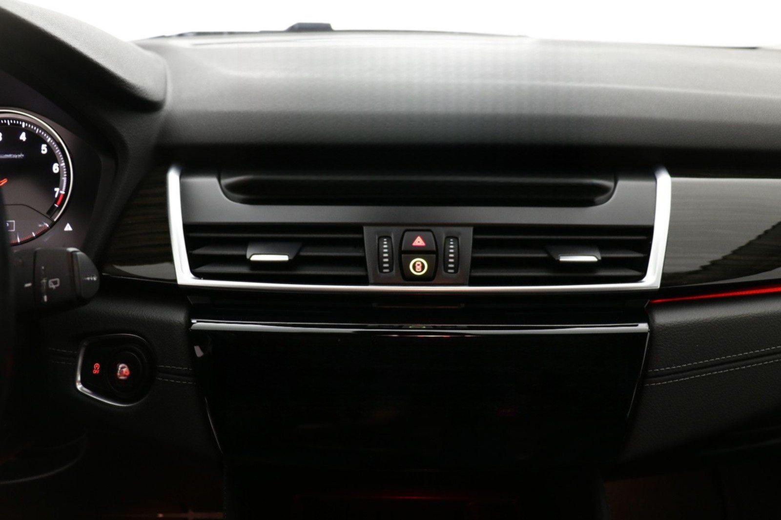 BMW 220i Gran Tourer Luxury Line*LED*Pano*AHK*Kamera foto 18