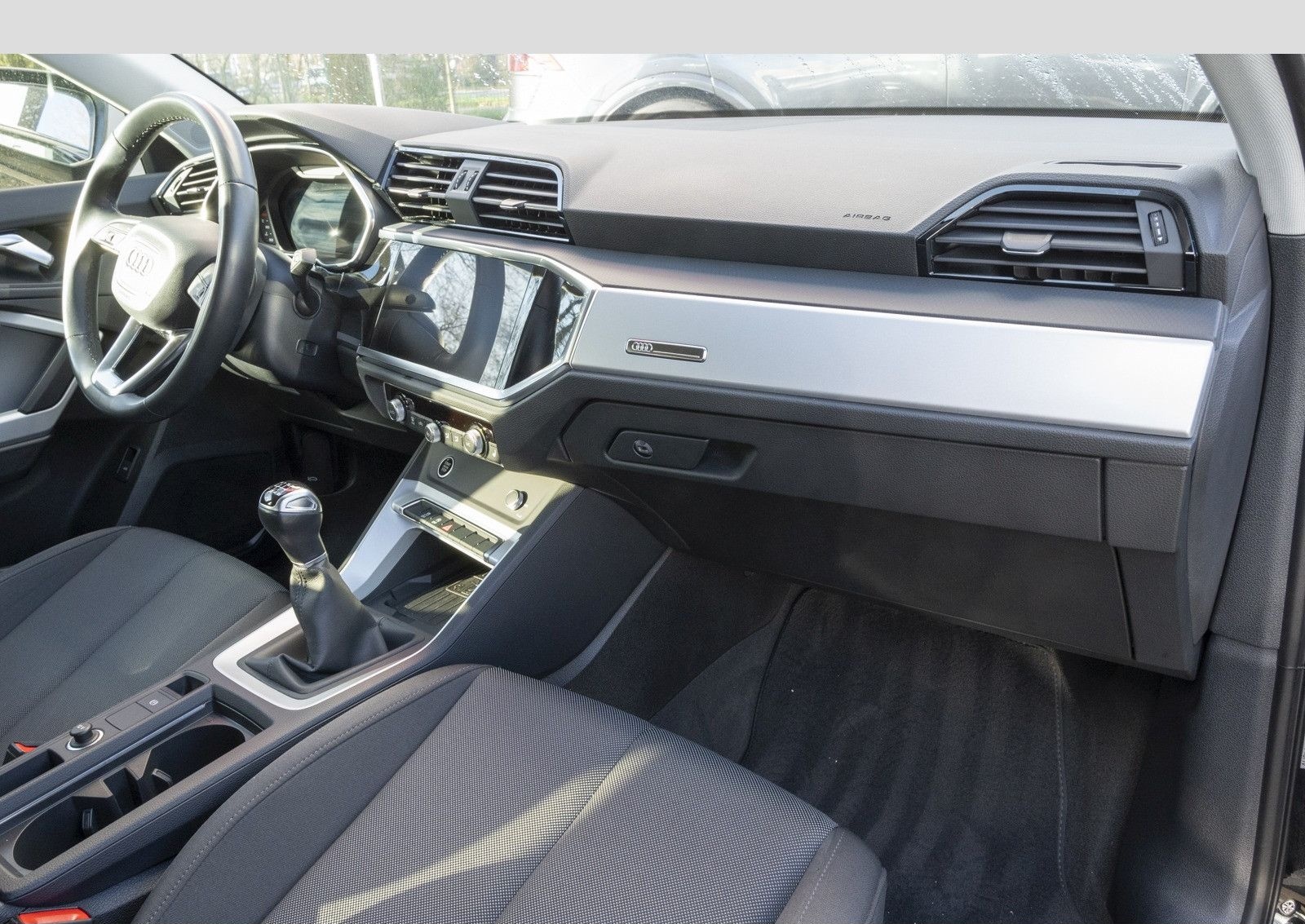 Audi Q3 35 TDI S line AHK/Kamera/NaviPlus/Virt.Cockpi foto 8