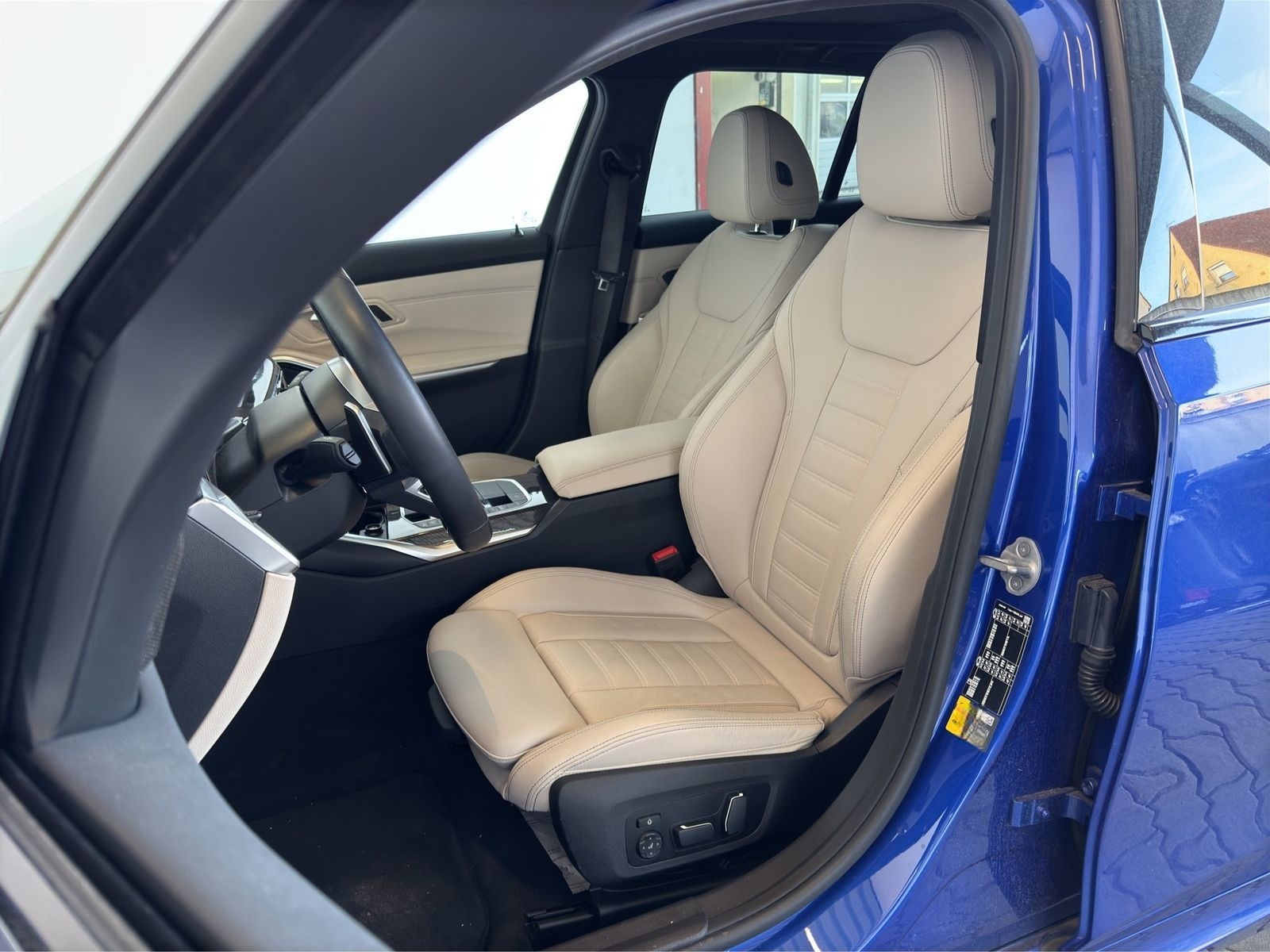 BMW 330e Tour. M Sport LiveCock.LED.AHK.PGD.MBremse. foto 9