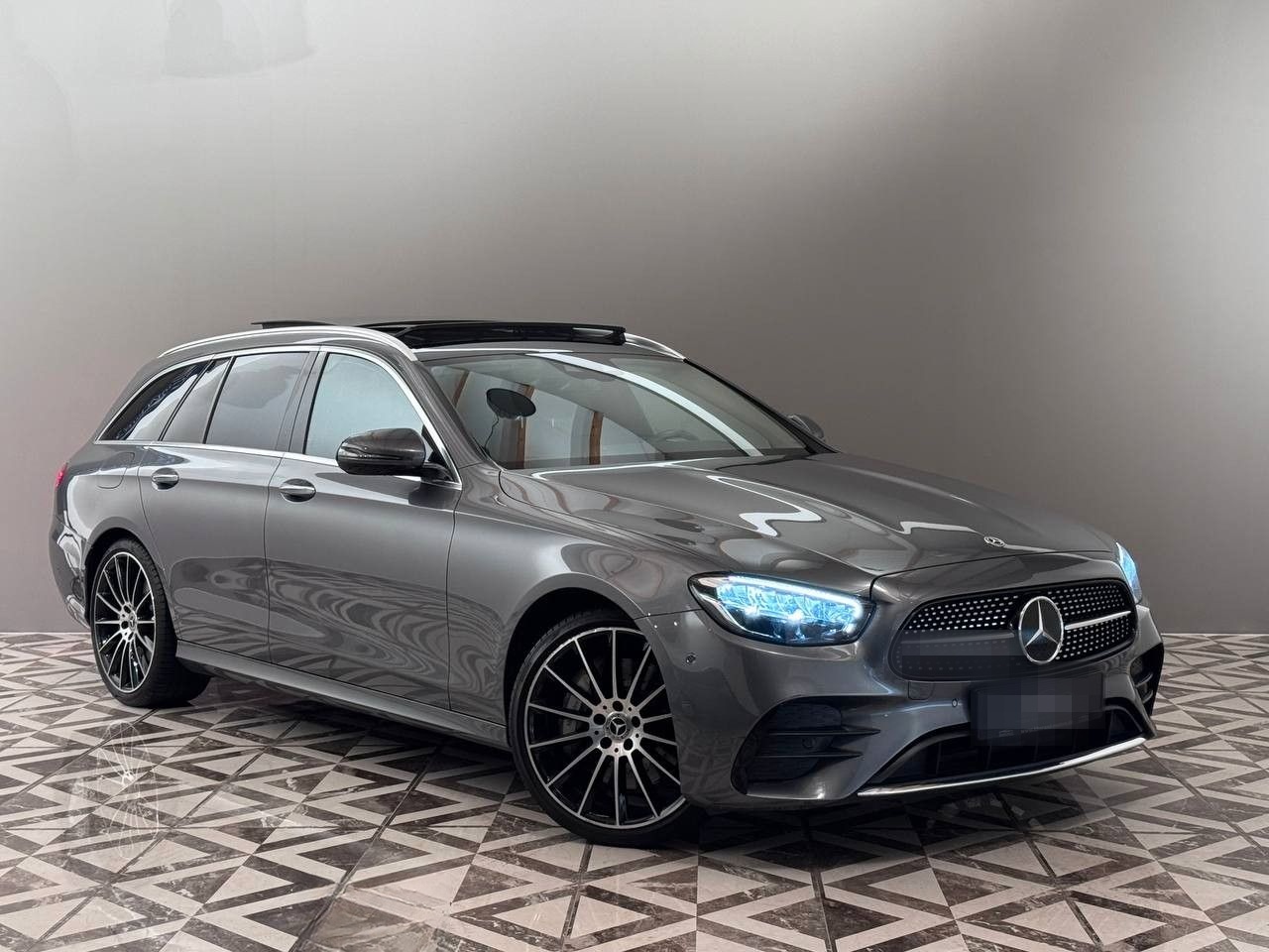 Mercedes-Benz E 400  T AMG Line 4Matic Sonderausstattung Pano. foto 22