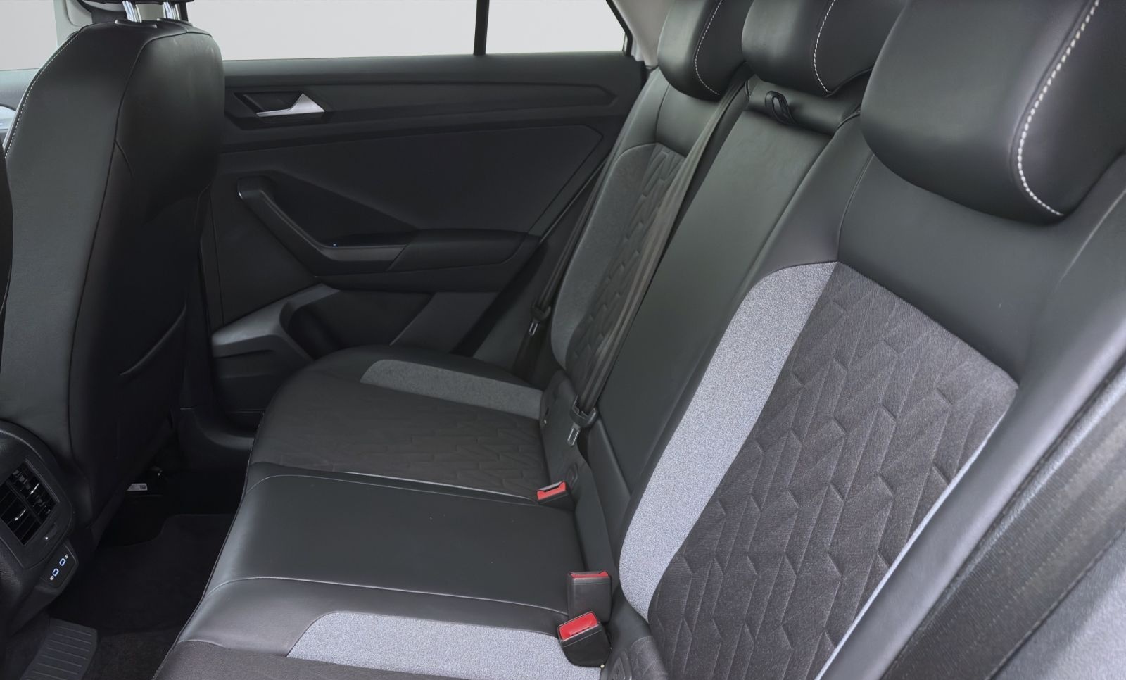 Volkswagen T-Roc 2.0 TDI DSG GOAL AHK NAVI KAMERA LED+ foto 15