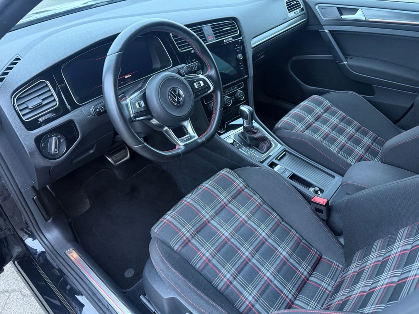 Volkswagen Golf VII Lim. GTI BMT/Start-Stopp * DSG * foto 12