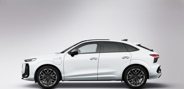 Audi Q3 Sportback e-hybrid 200 kW S line Matrix Pano foto 5