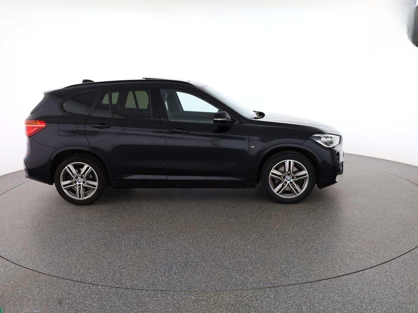 BMW X1 xDrive20i SAG M SPORT KEYLESS,HIFI,STANDHEIZ foto 6