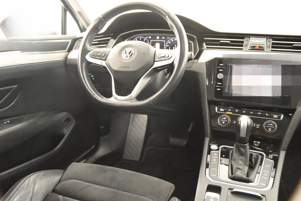 Volkswagen Passat 1.5 TSi DSG Elegance *1.Hand*Leder*Pano* foto 11