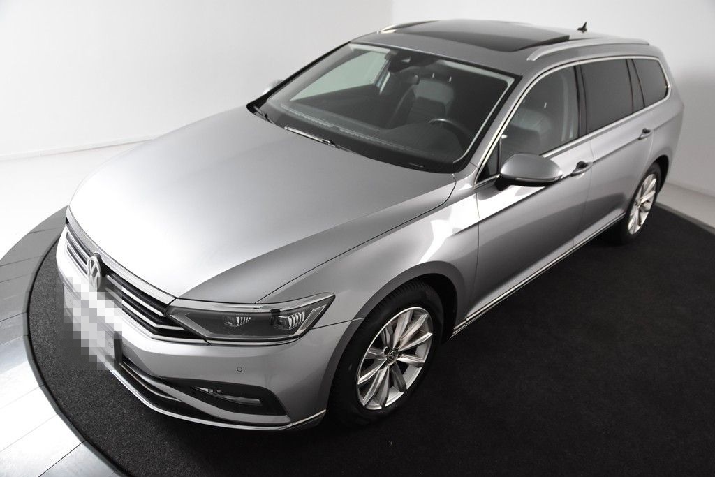 Volkswagen Passat 1.5 TSi DSG Elegance *1.Hand*Leder*Pano* foto 4