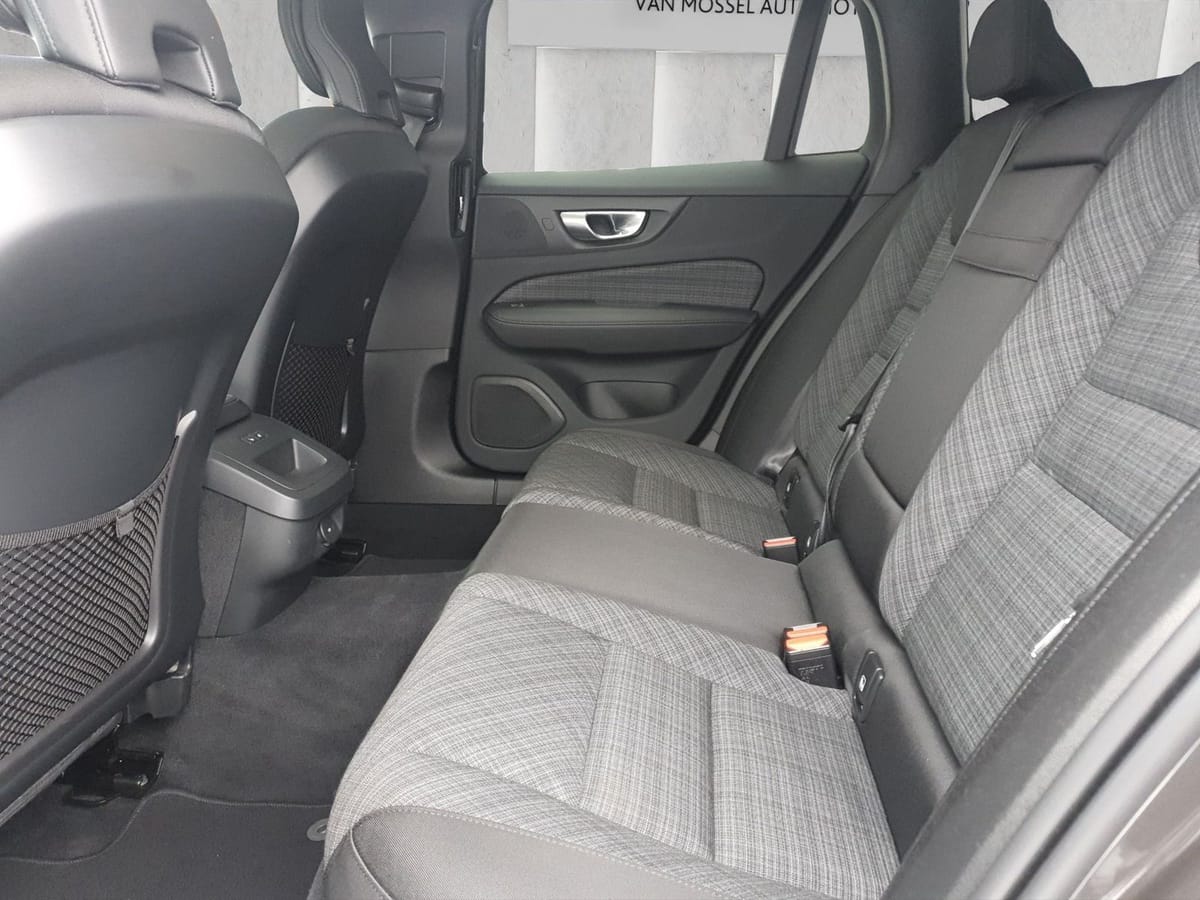 Volvo V 60 Core B3 MHEV Aut. LED AHK RFK SHZ foto 11