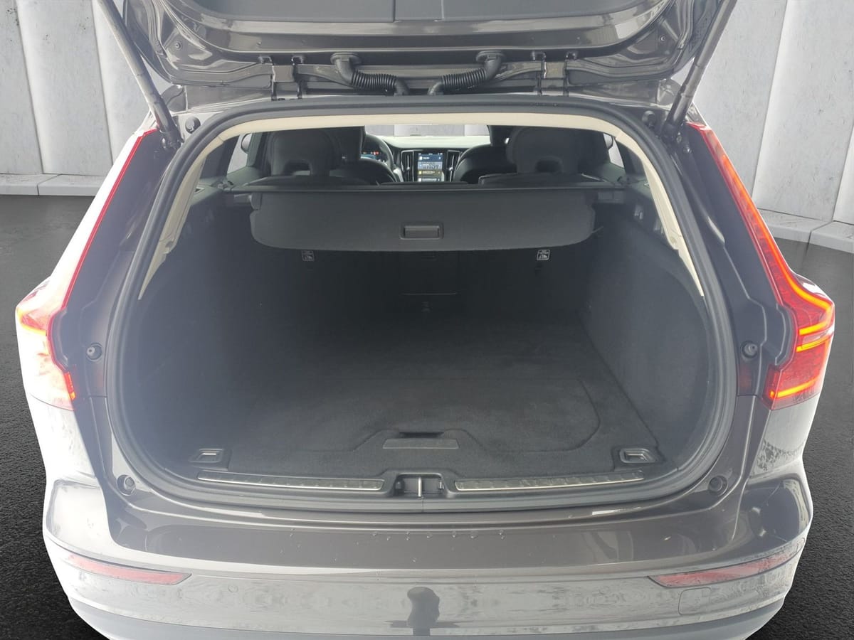 Volvo V 60 Core B3 MHEV Aut. LED AHK RFK SHZ foto 17