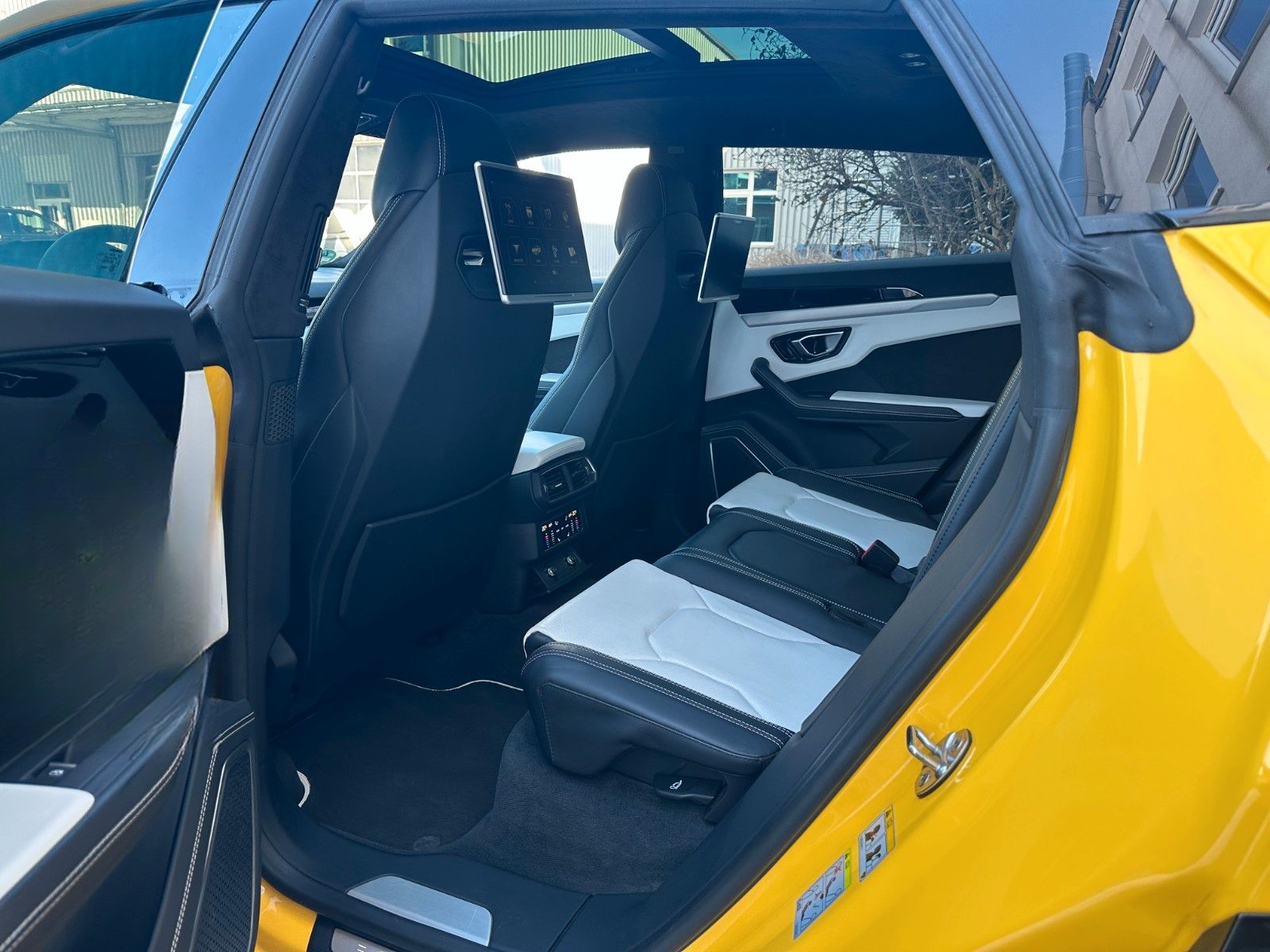 Lamborghini Urus 4.0 V8 ACC,HUD,PANO,KERAMIK,LUFT,23",360... foto 22