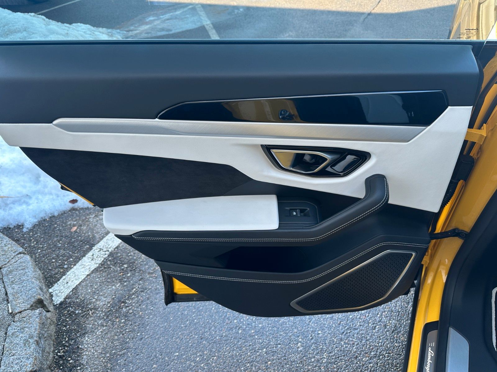 Lamborghini Urus 4.0 V8 ACC,HUD,PANO,KERAMIK,LUFT,23",360... foto 23