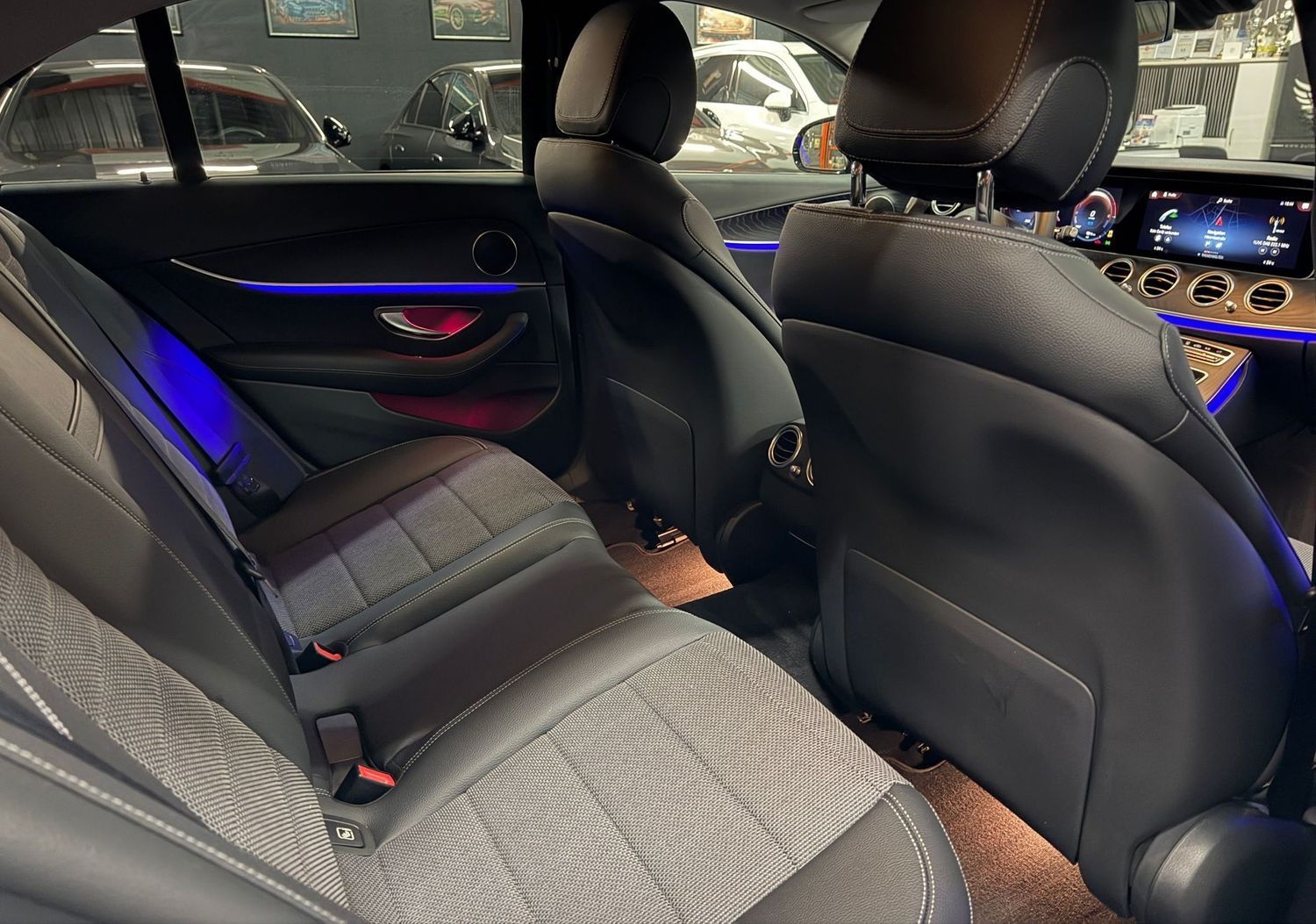 Mercedes-Benz E 300 de 4M AMG MBUX/LED/NIGHT/TOTW/SPUR/KAMERA/ foto 19