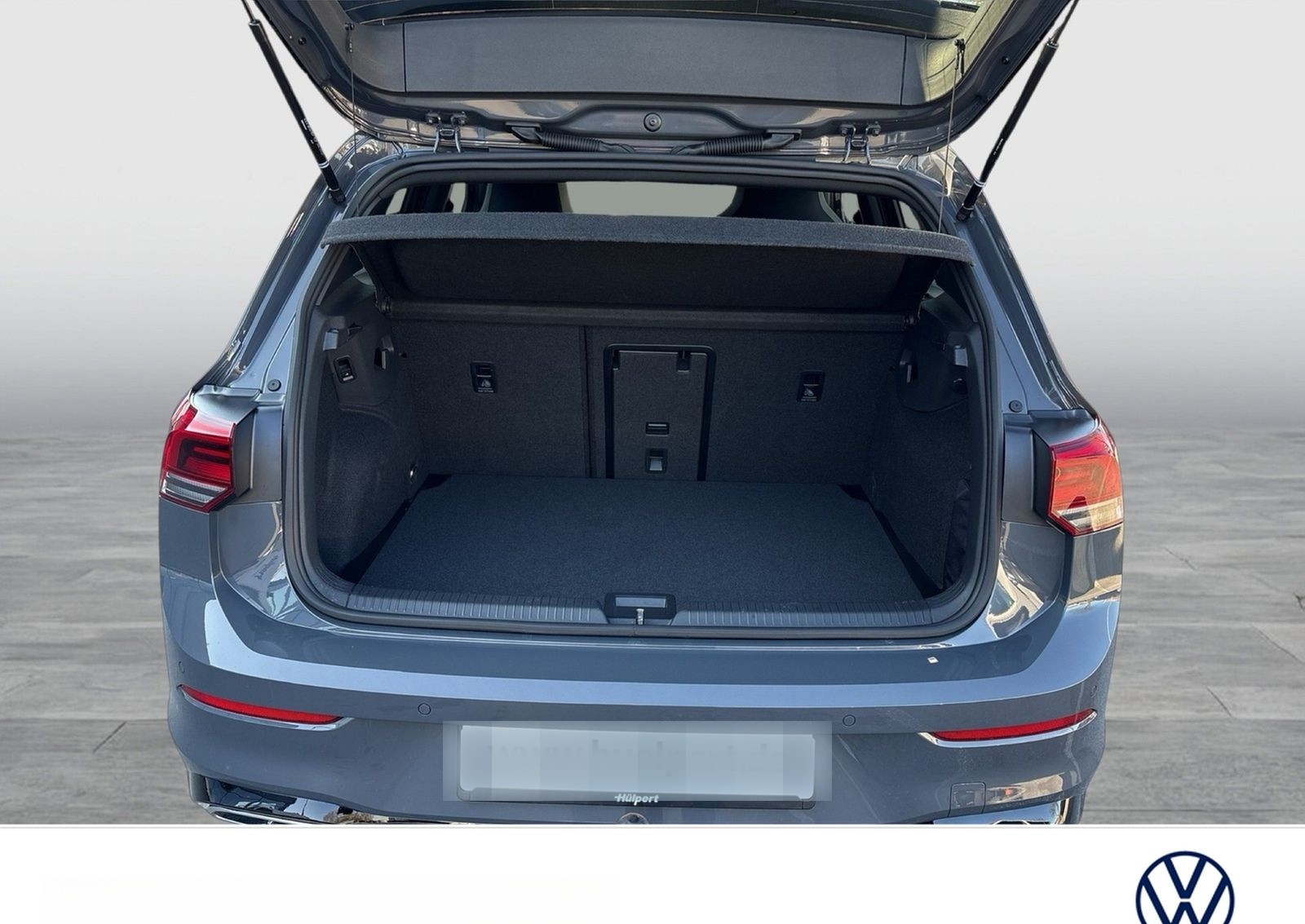 Volkswagen Golf VIII 1.5 eTSI R-LINE AHK CAM ACC CARPLAY foto 17