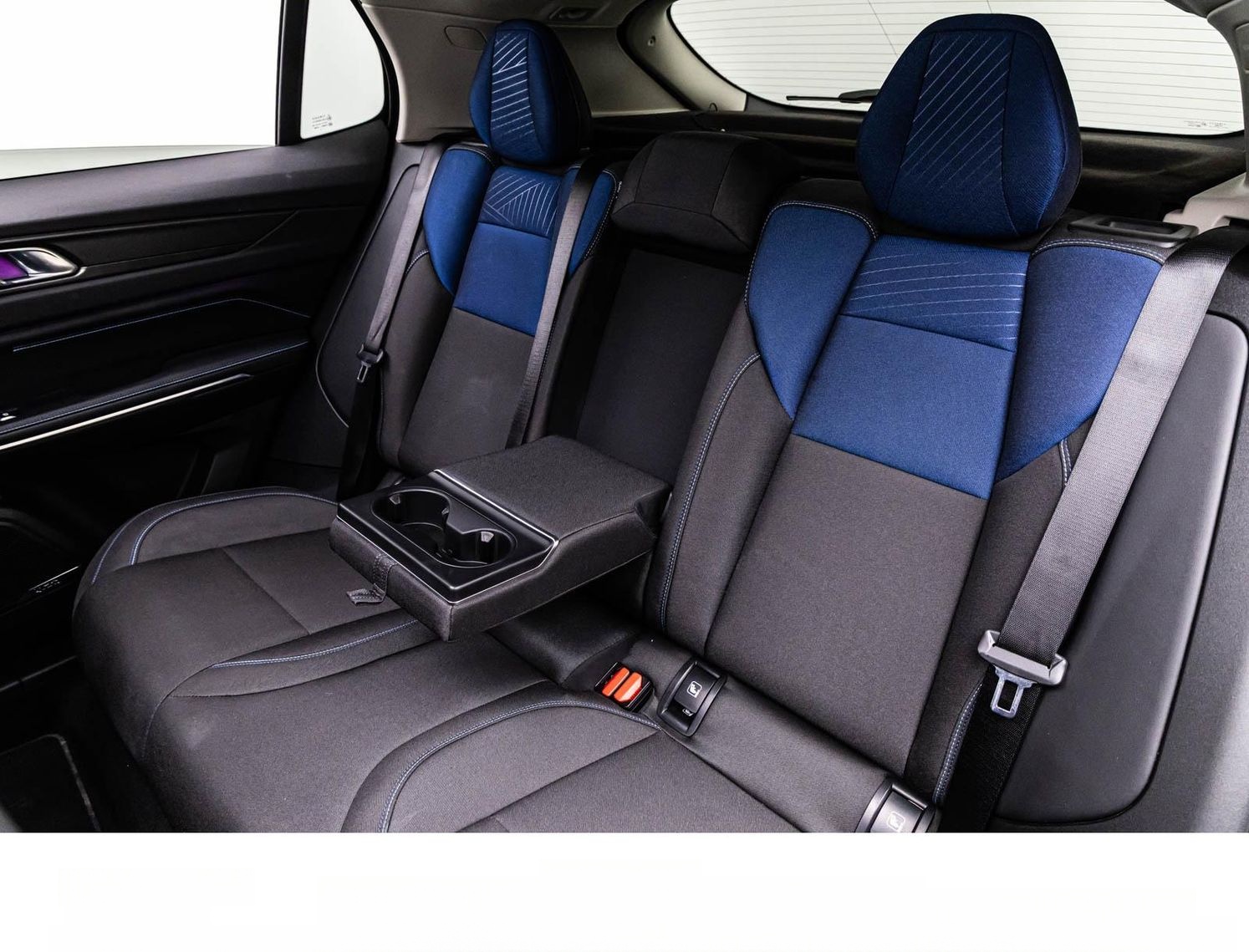 Lynk&Co LYNK & CO 01 1.5T PHEV 3.3kW ACC/TOTW/PANO/360° foto 19