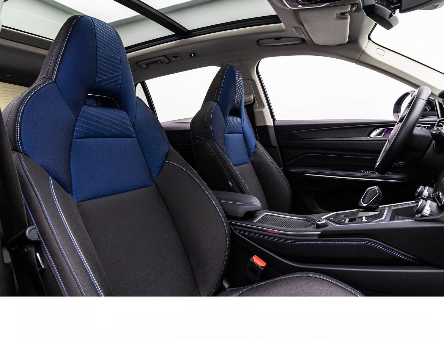 Lynk&Co LYNK & CO 01 1.5T PHEV 3.3kW ACC/TOTW/PANO/360° foto 22