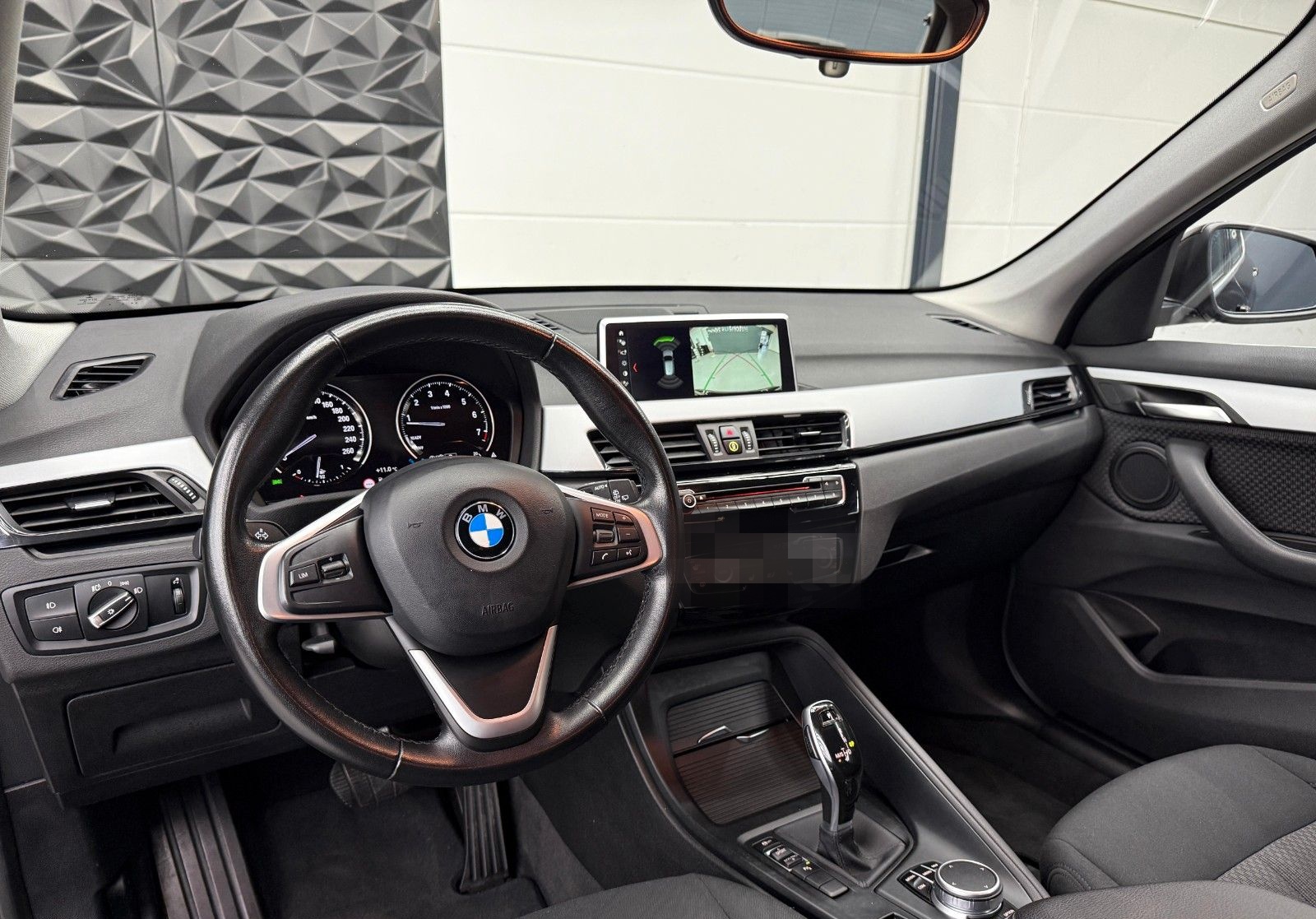 BMW X1 sDrive20i AUTOMATIK*HUD*KAMERA*AHK*KEYLESS foto 23