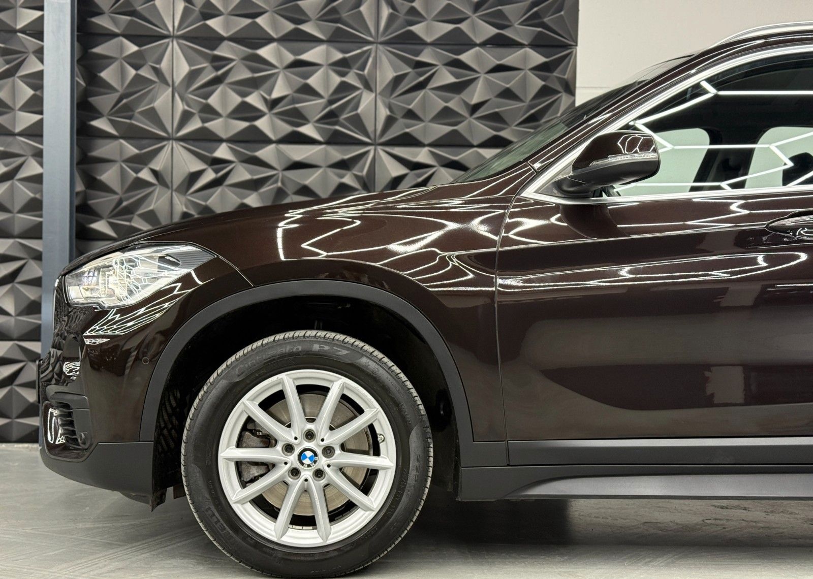 BMW X1 sDrive20i AUTOMATIK*HUD*KAMERA*AHK*KEYLESS foto 5