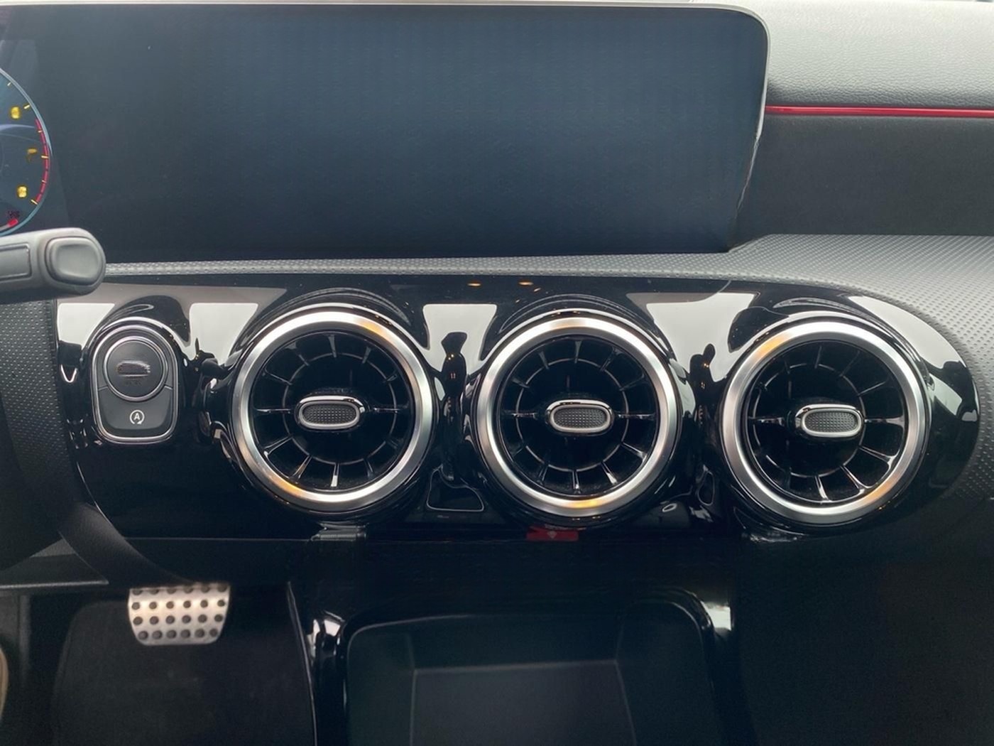 Mercedes-Benz A 200 AMG+NIGHT+TOTWINKEL+LED+KAMERA+WIDE+CARPL. foto 6