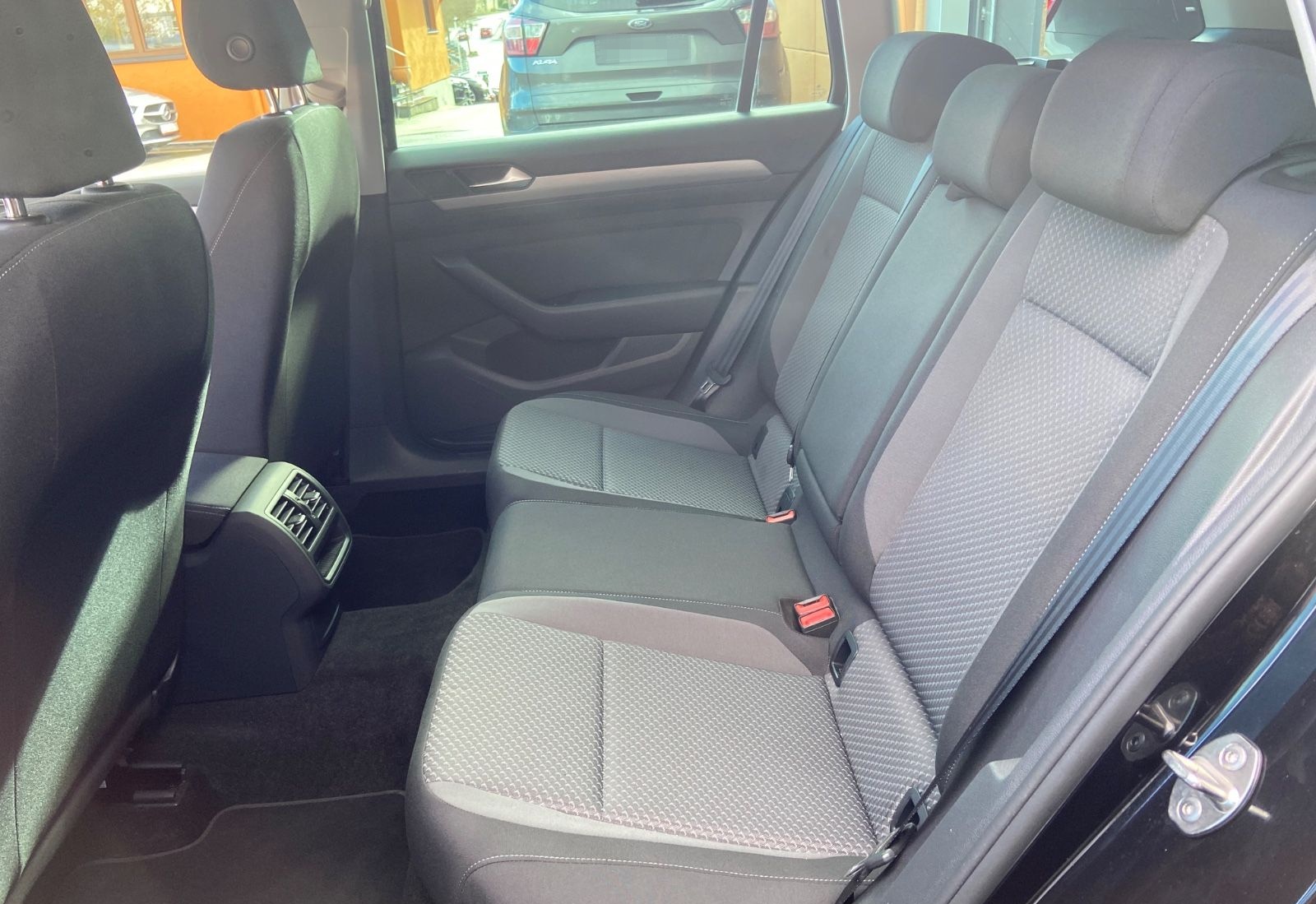 Volkswagen Passat Variant Conceptline foto 11