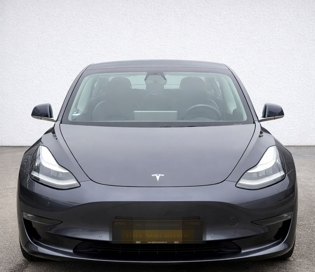 Tesla Model 3 Standard Range Plus RWD foto 3