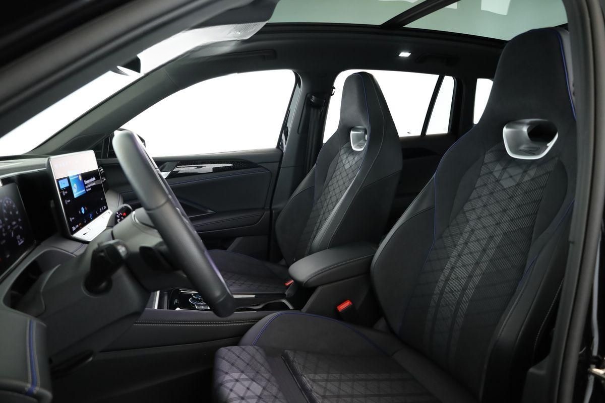 Volkswagen Tiguan 2.0 TDI DSG R-Line Pano Navi Keyless 20" foto 16