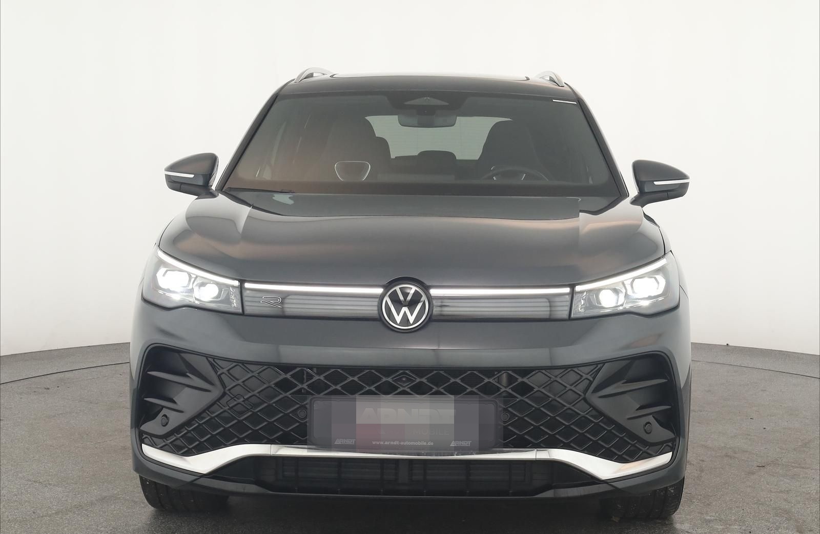 Volkswagen Tiguan 2.0 TDI DSG R-Line IQ Pano Navi KeyGo 360 foto 3