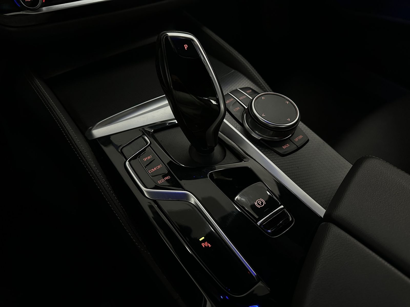 BMW 520 d xDrive M Sport |H-UP |H&K |BUSINESS|LED foto 23