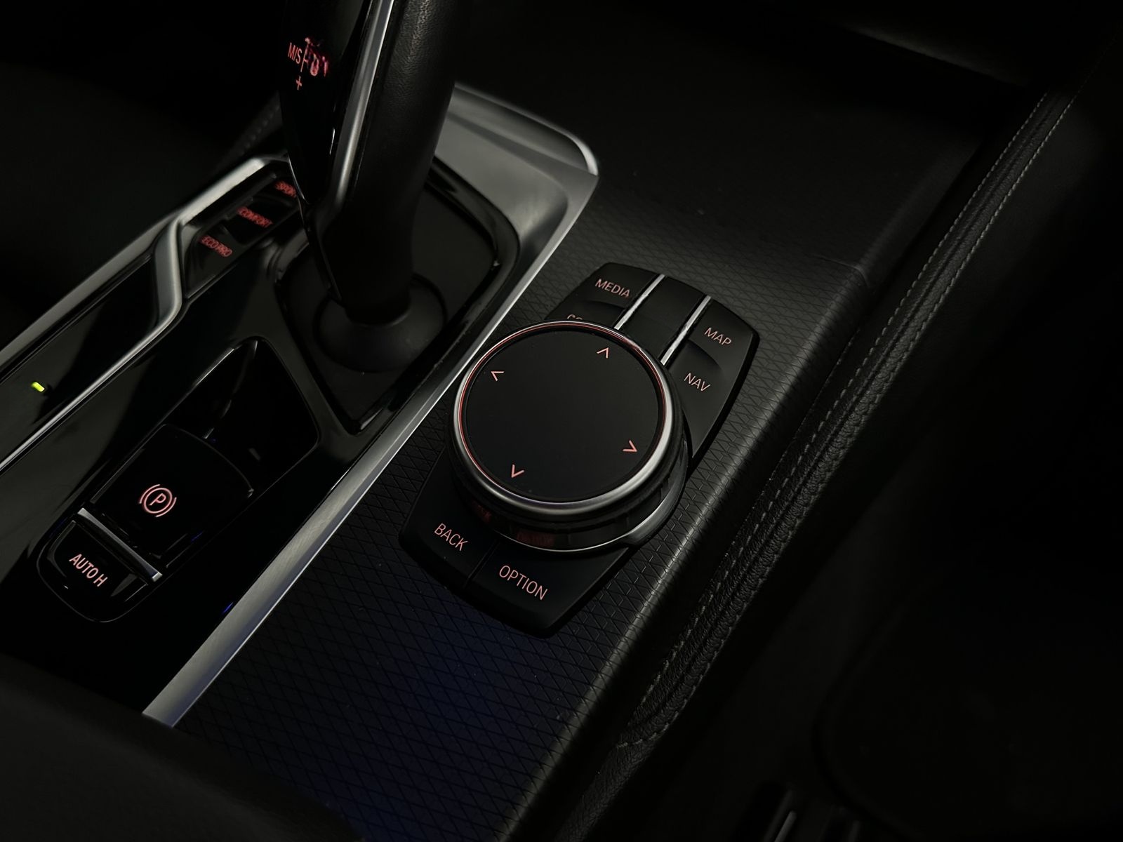 BMW 520 d xDrive M Sport |H-UP |H&K |BUSINESS|LED foto 24