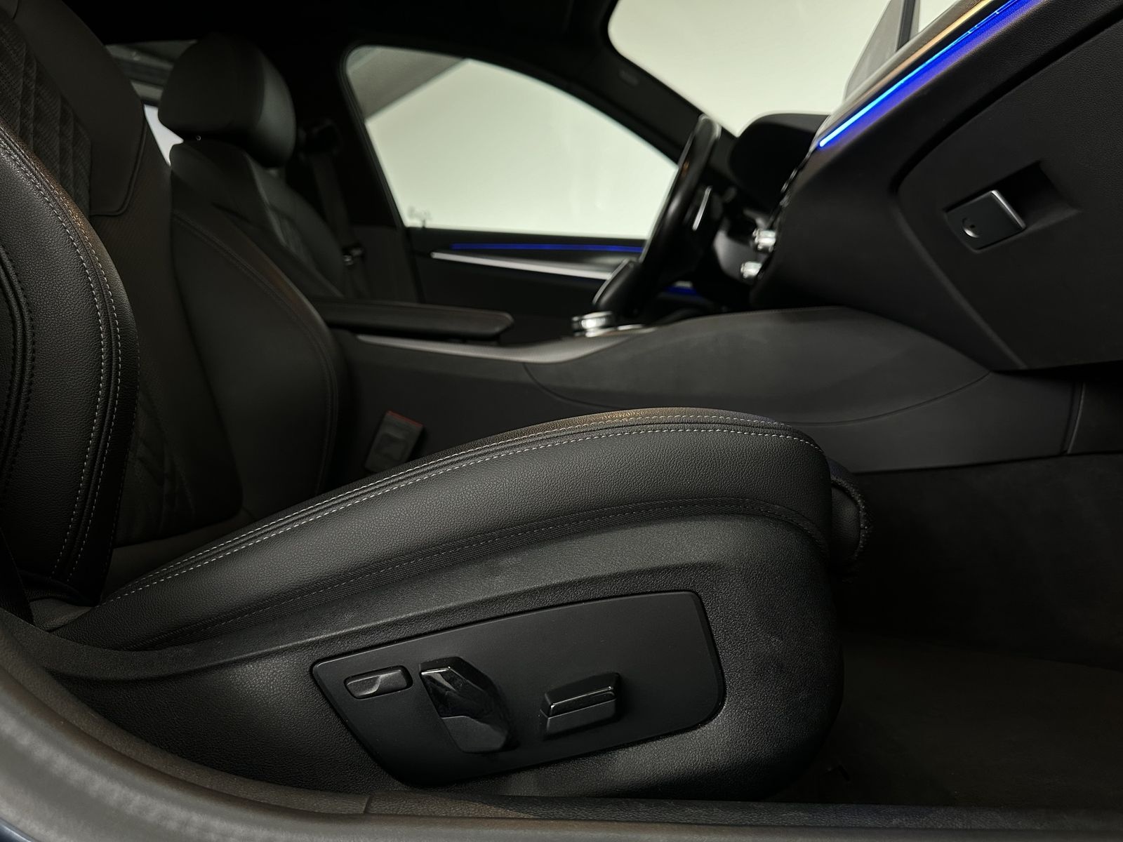 BMW 520 d xDrive M Sport |H-UP |H&K |BUSINESS|LED foto 25