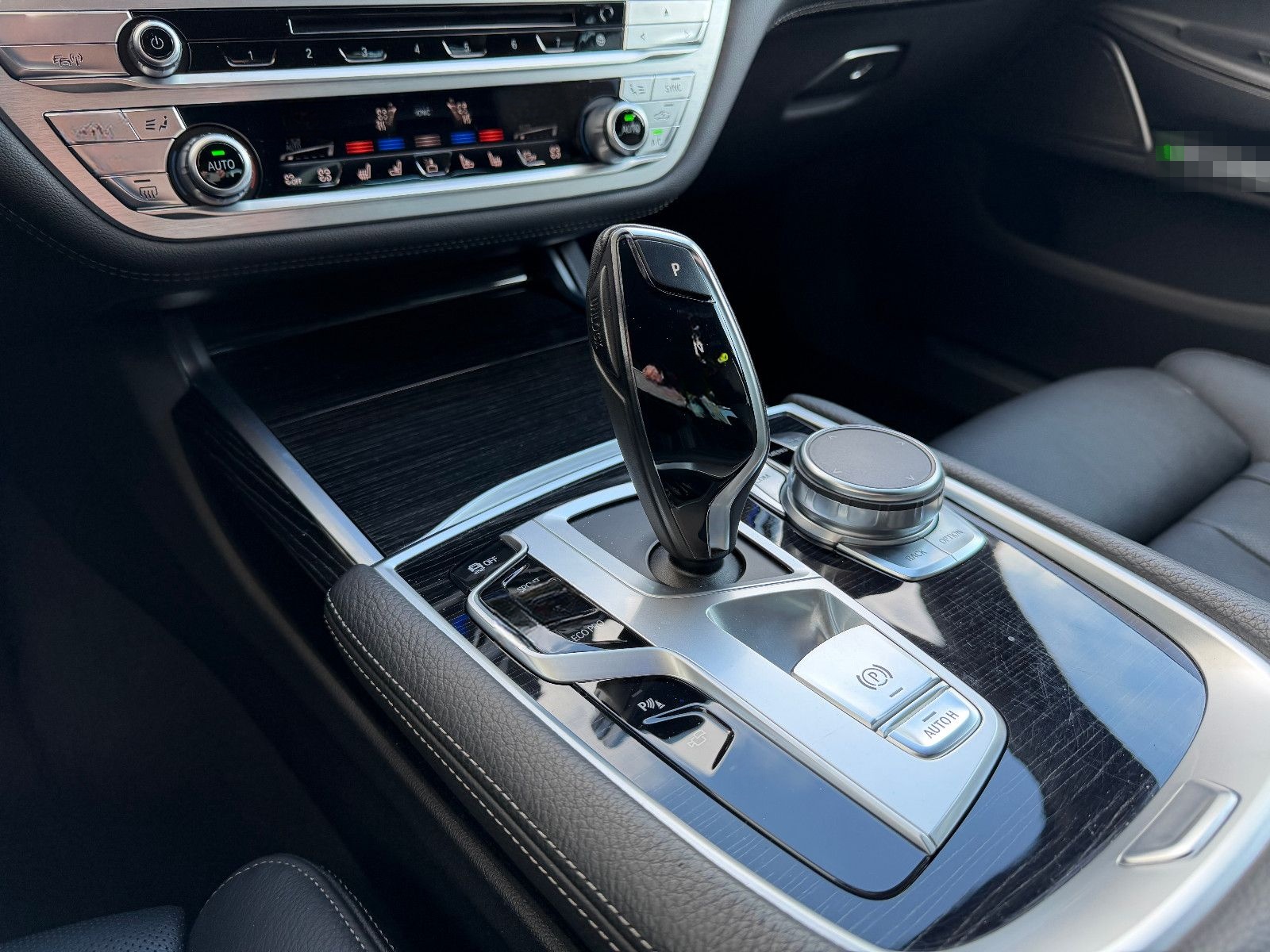 BMW 750ixDrive M-SPORT/MASSAGE/AHK/NIGHTV./LASER/H&K foto 12