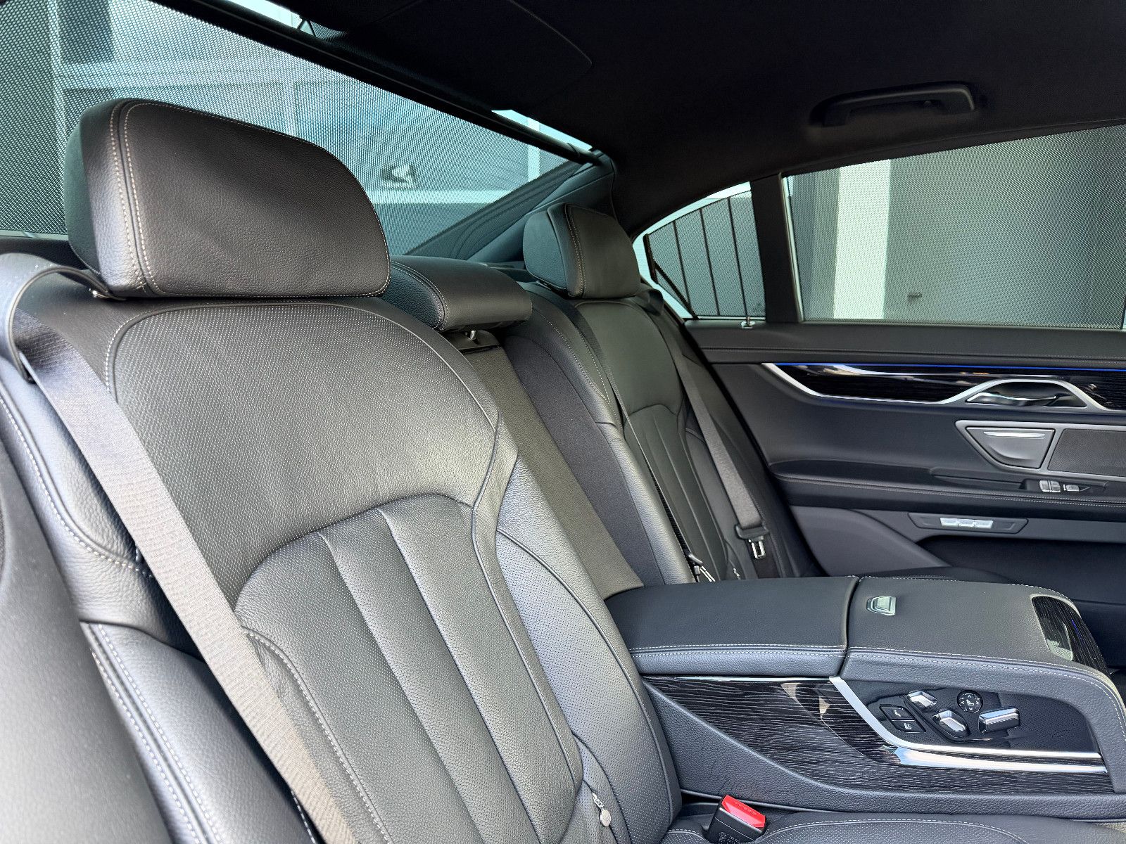 BMW 750ixDrive M-SPORT/MASSAGE/AHK/NIGHTV./LASER/H&K foto 22