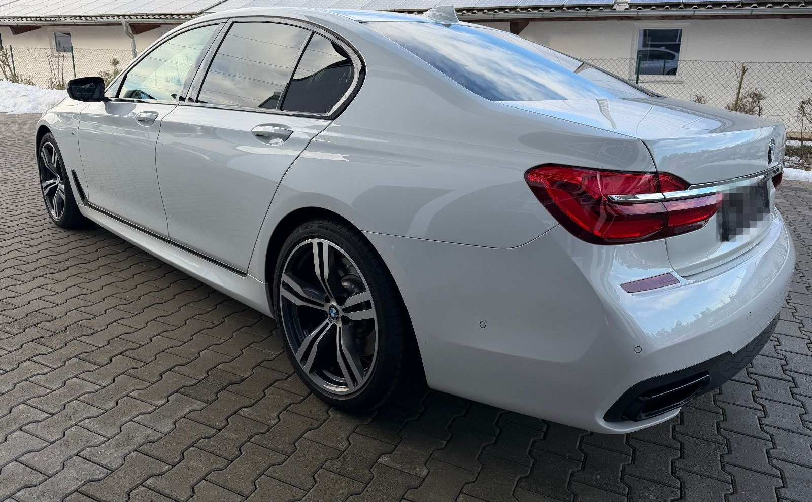 BMW 750ixDrive M-SPORT/MASSAGE/AHK/NIGHTV./LASER/H&K foto 4