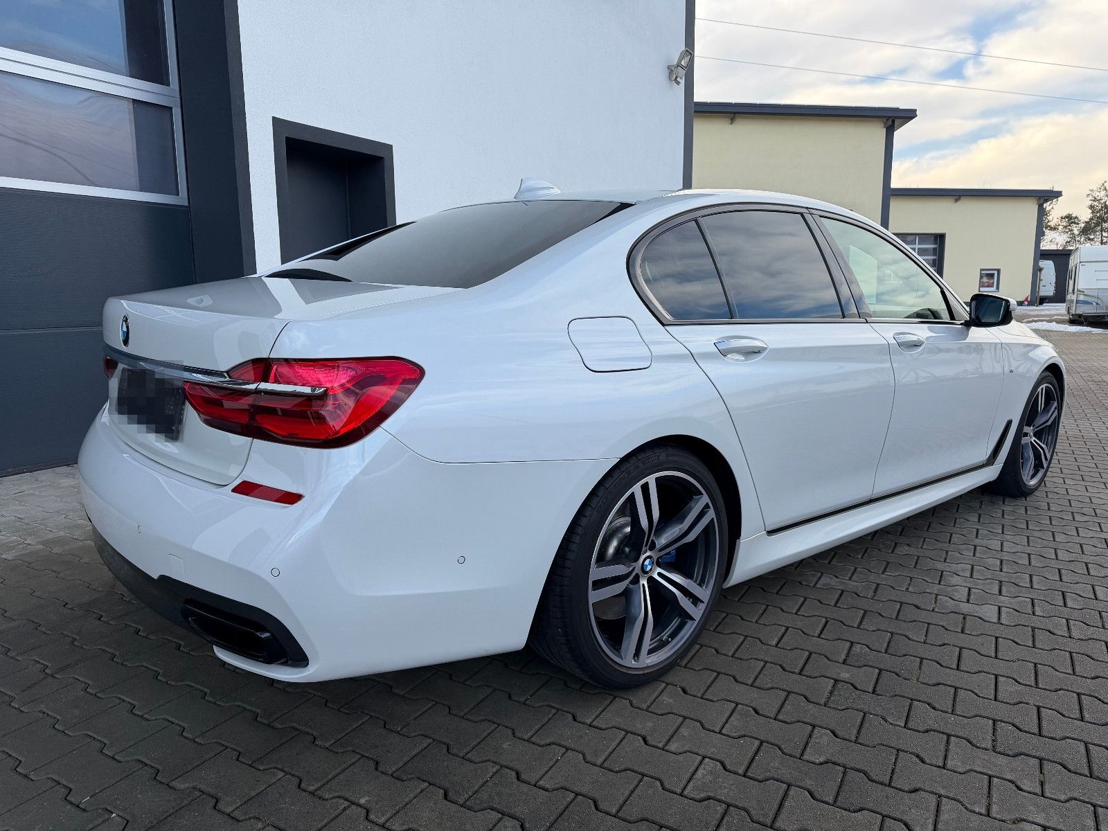 BMW 750ixDrive M-SPORT/MASSAGE/AHK/NIGHTV./LASER/H&K foto 7