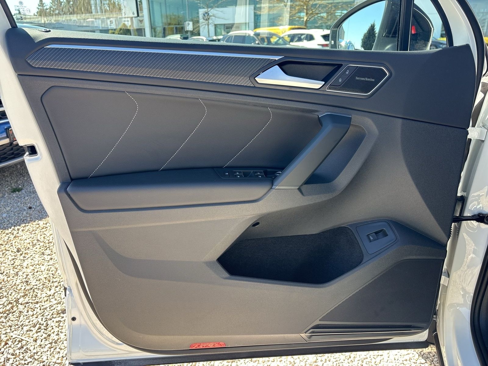 Volkswagen Tiguan R-Line 4M TSI DSG Kamera/Matrix/Pano/Sthz foto 17