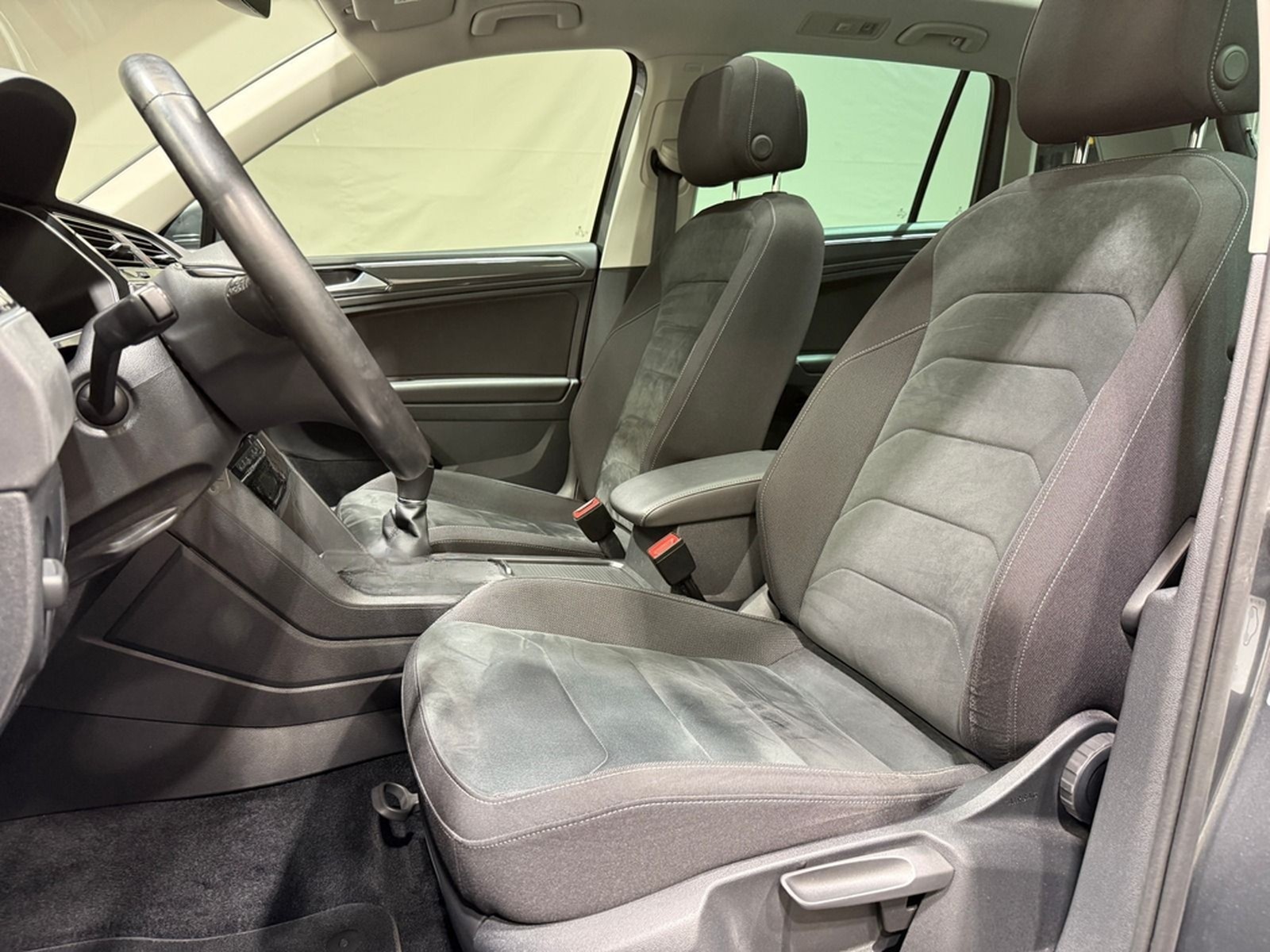 Volkswagen Tiguan Highline 2.0 TDI | PANO LED ACC PDC DAB foto 17