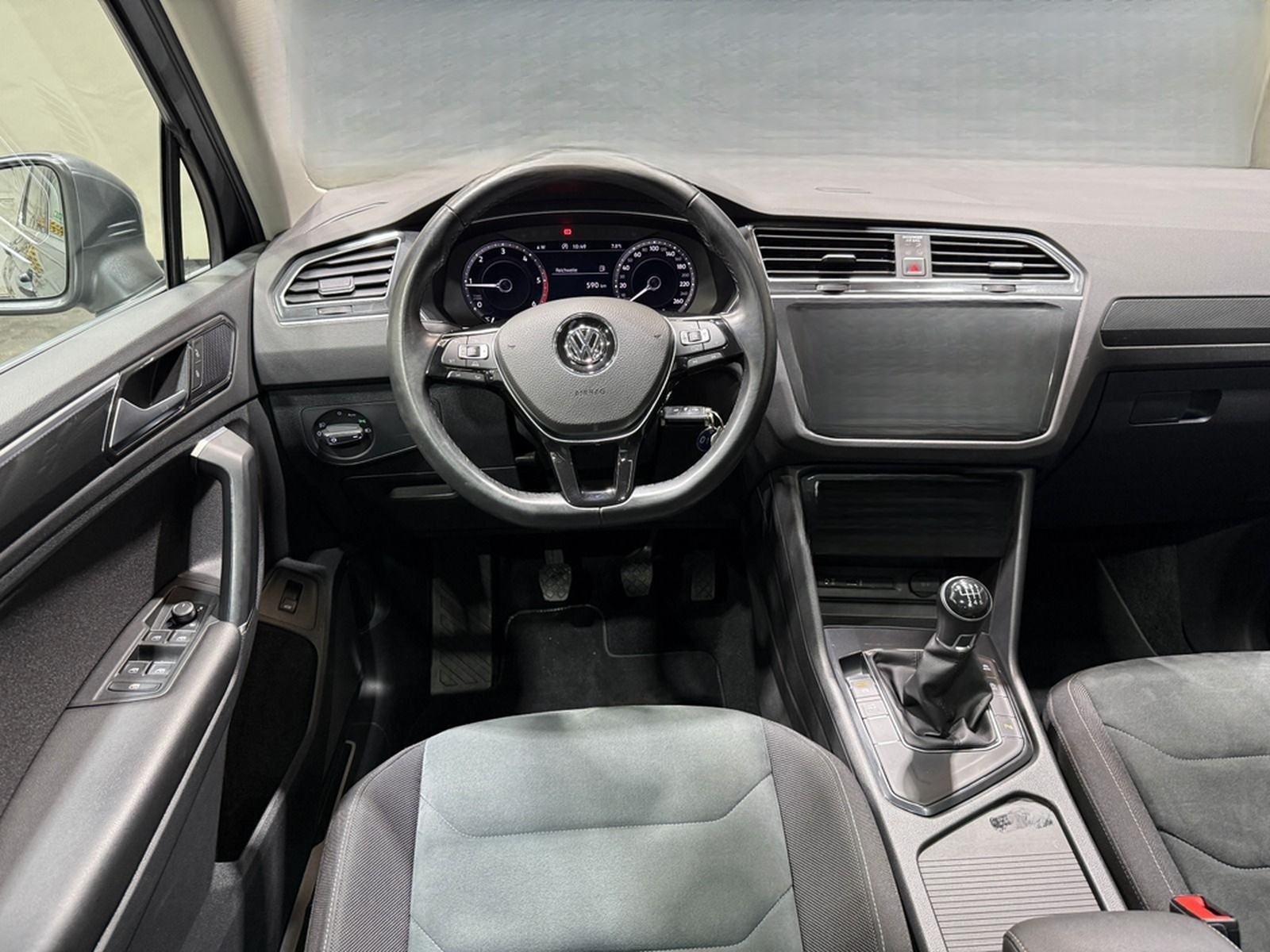 Volkswagen Tiguan Highline 2.0 TDI | PANO LED ACC PDC DAB foto 5