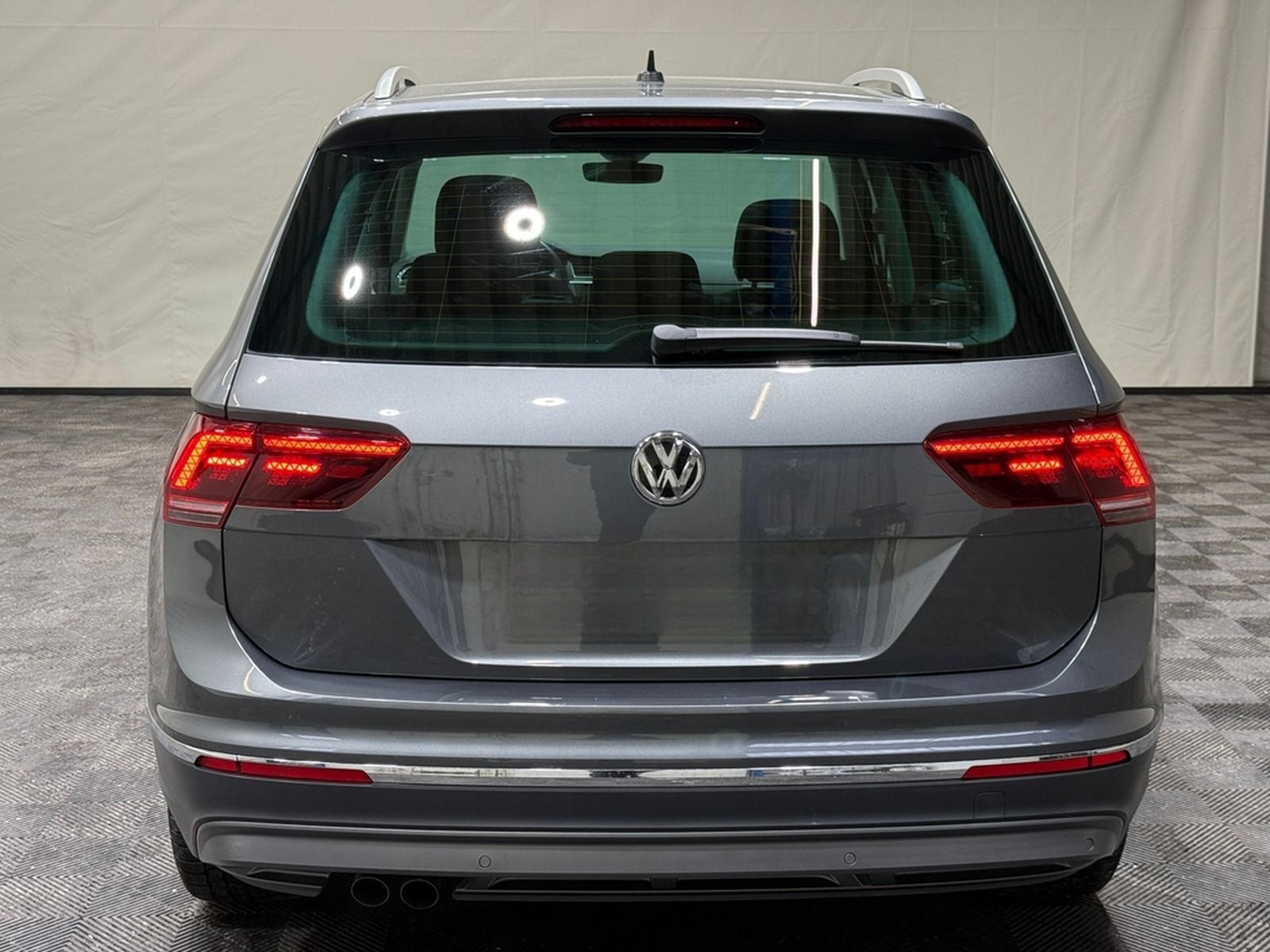 Volkswagen Tiguan Highline 2.0 TDI | PANO LED ACC PDC DAB foto 10