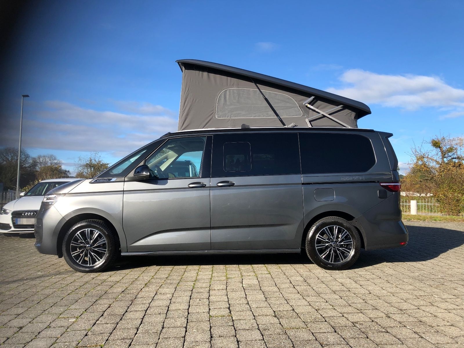 Volkswagen T7 Calif Beach Tour+Standheizung+230 Volt- Lager foto 4