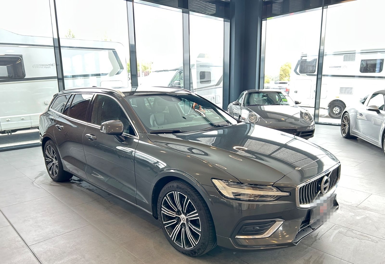 Volvo V60 Kombi Inscription AWD LED Leder Navi foto 3