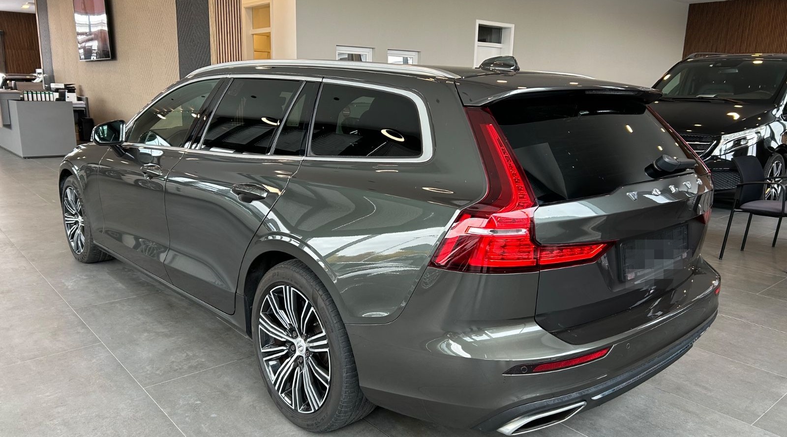 Volvo V60 Kombi Inscription AWD LED Leder Navi foto 7