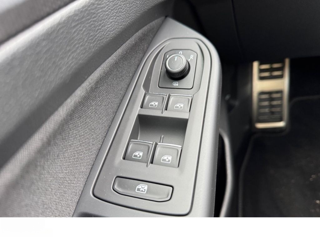 Volkswagen Golf 2.0 TDI Active DSG NAVI KAM ACC LED SHZ PDC foto 11