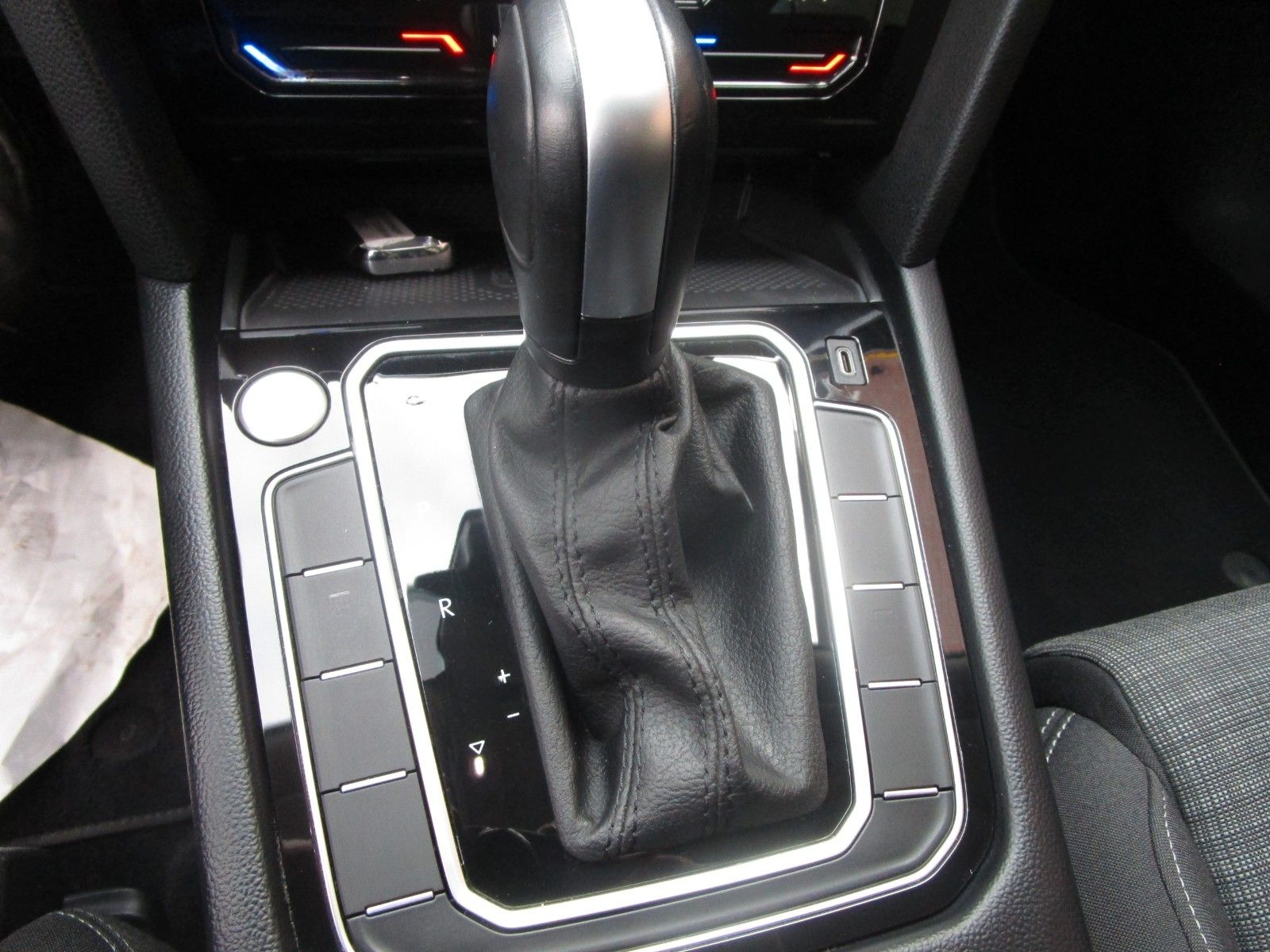 Volkswagen Passat Variant Business foto 11