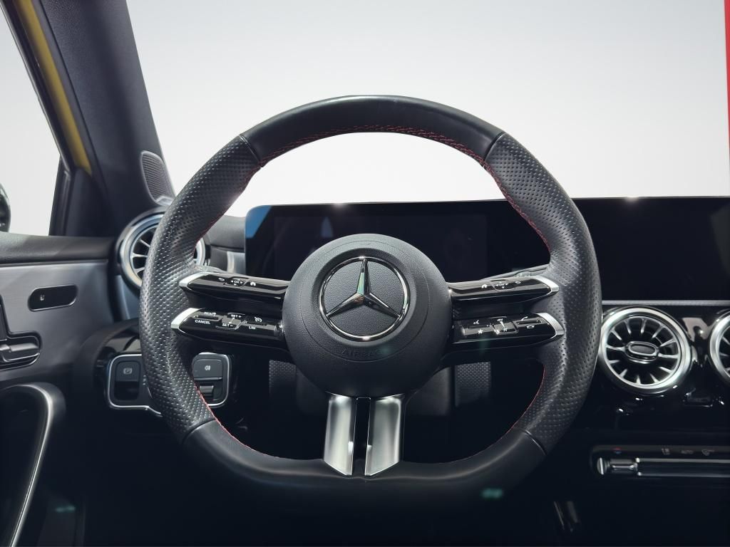Mercedes-Benz A 200 d AMG NIGHT MULTIB. PANO KAMERA BURMESTER foto 13