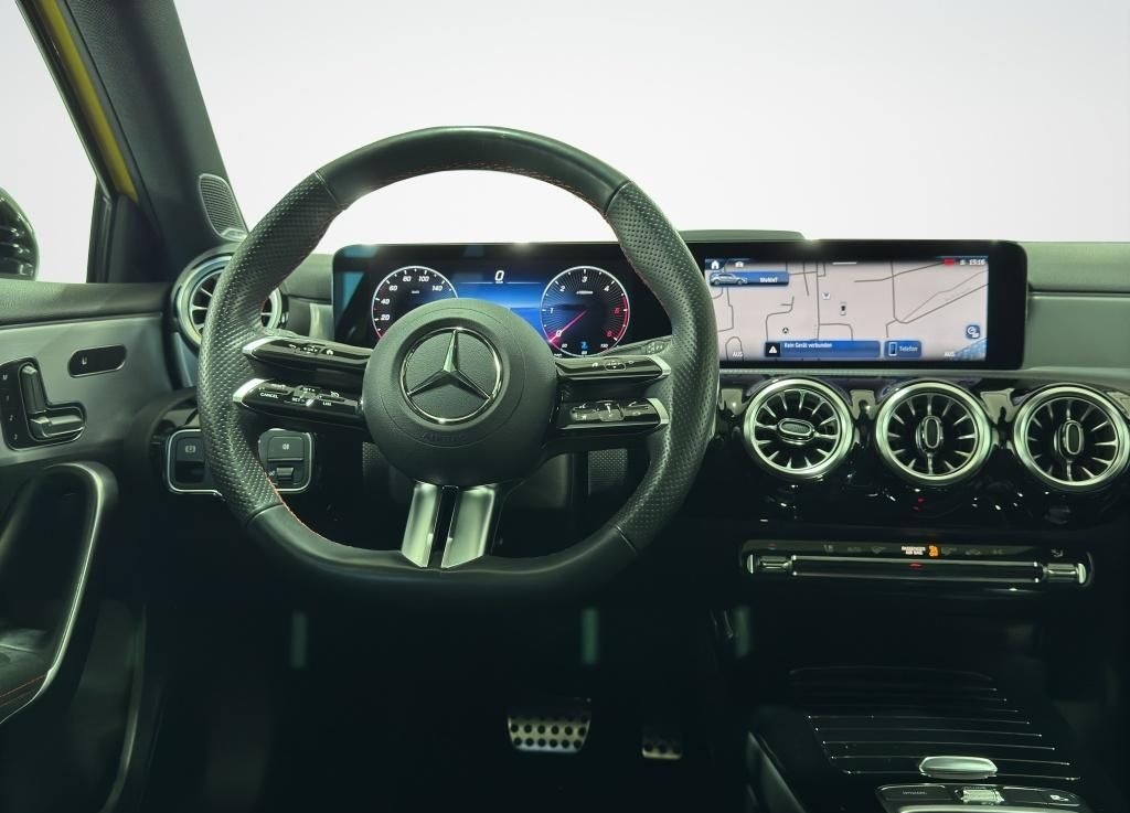 Mercedes-Benz A 200 d AMG NIGHT MULTIB. PANO KAMERA BURMESTER foto 15