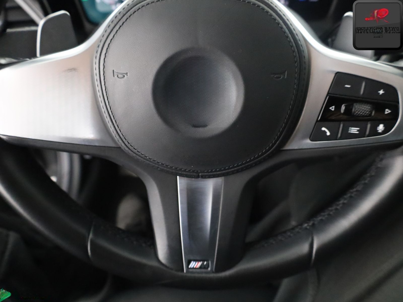 BMW 320 i M SPORT SHADOW LASER,HUD,KEYLESS,AMBIENTE foto 14