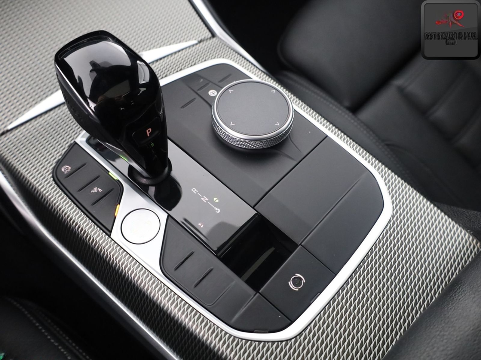 BMW 320 i M SPORT SHADOW LASER,HUD,KEYLESS,AMBIENTE foto 23