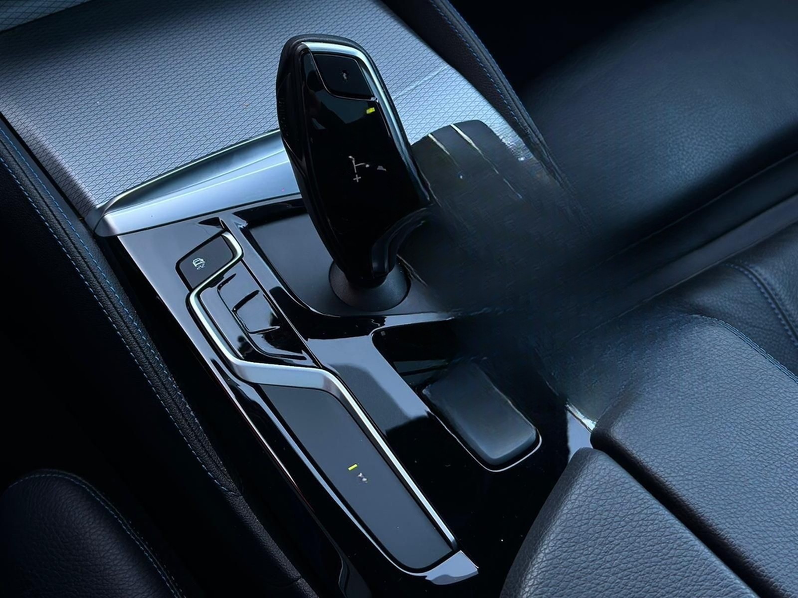 BMW 540d xD M SPORT SHADOW* LED#4xSHZ#PANO#HUD#KEYLE foto 16